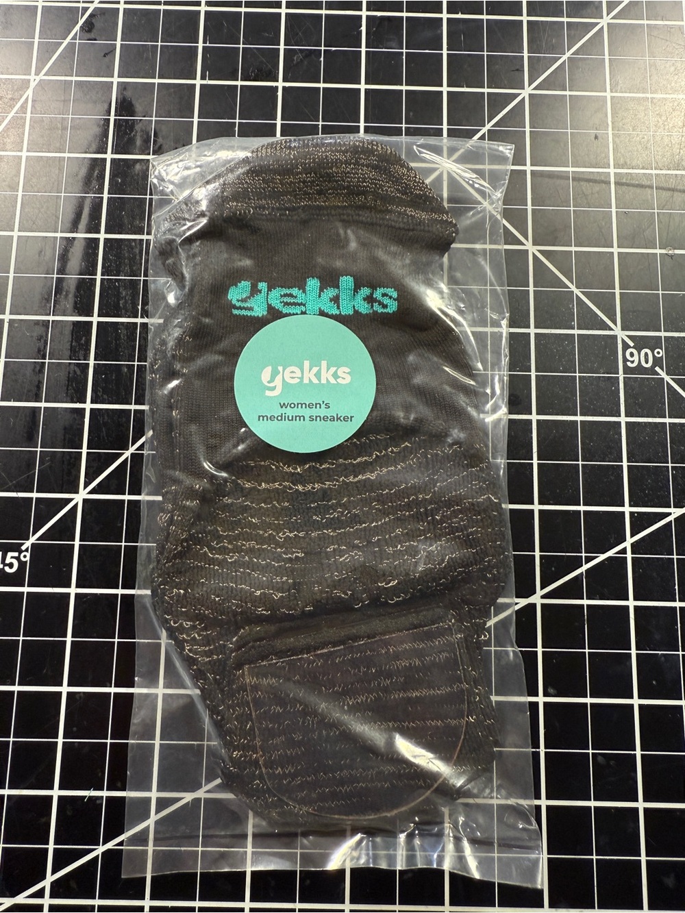 Gekks Women's No-Show Socks four pairs